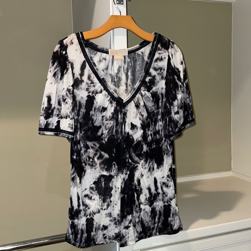 Michael Kors v-necked t-shirt